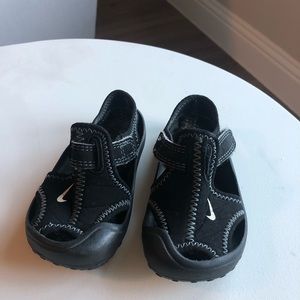 Nike toddler water shoes